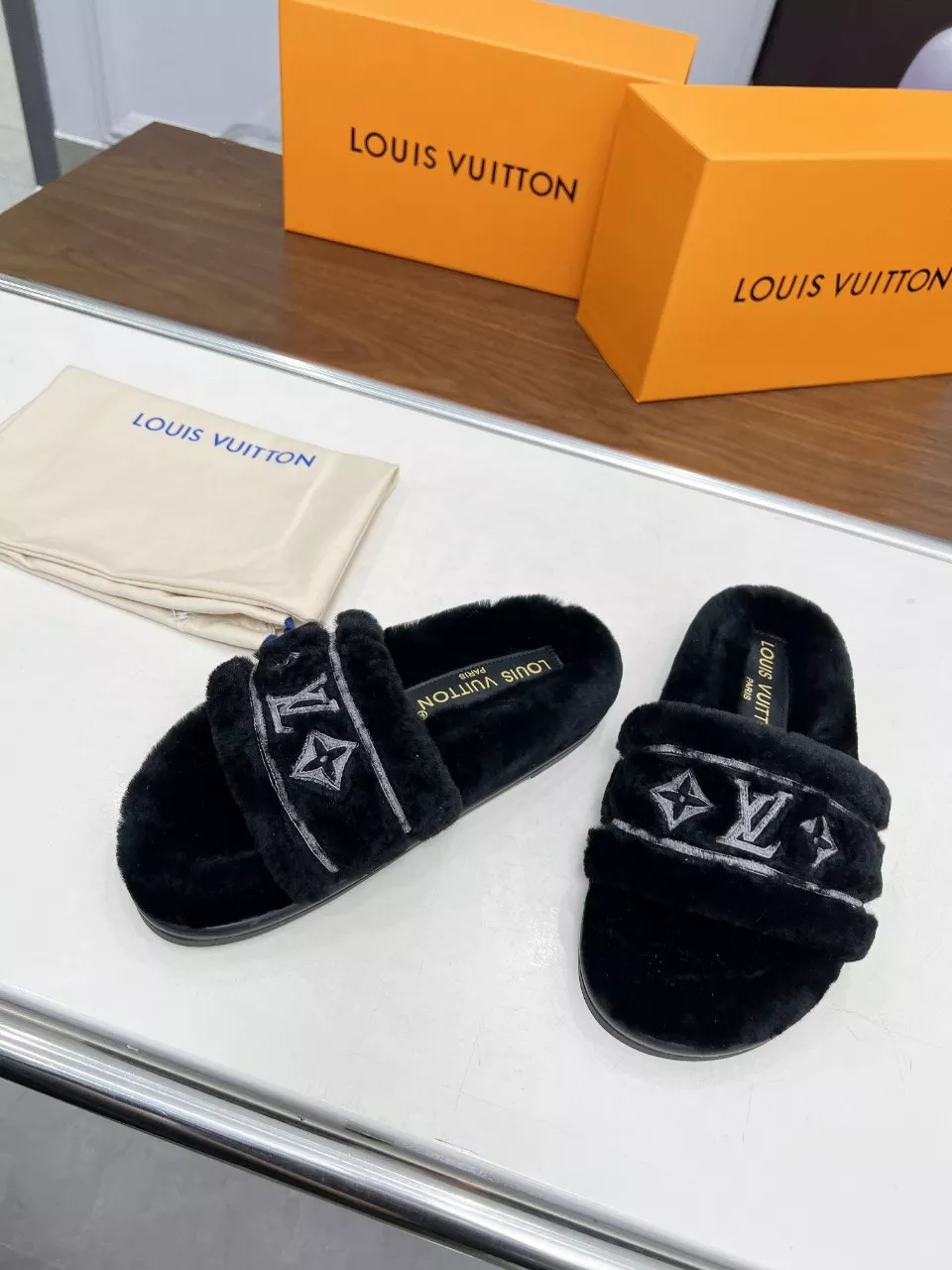 louis vuitton chaussons pour femme s_12ba46b2